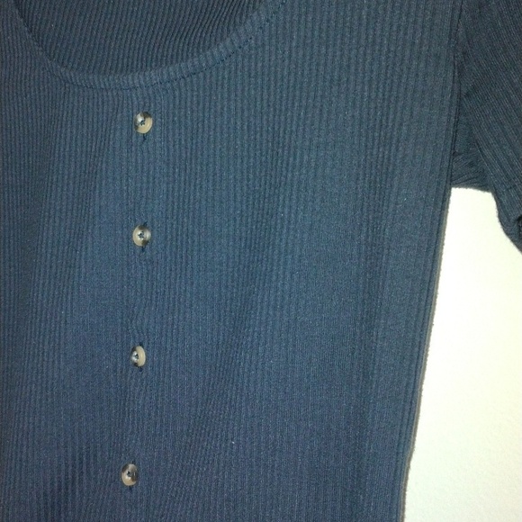 Crop Top - Picture 2 of 3